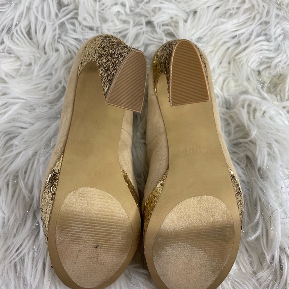 Gold and Beige Elite Heels - Picture 6 of 6
